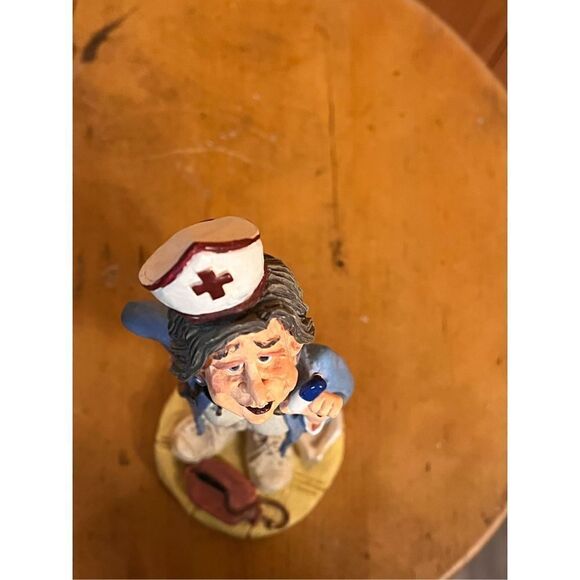 Doug Harris Hand painted Figurine Nurse "Feeling No Pain…” Russ Berrie 13185 - Picture 5 of 6